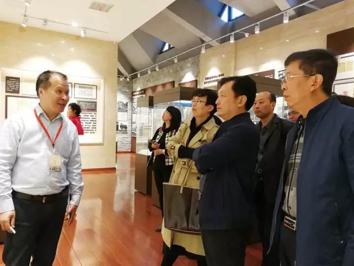 民建張家口市委赴重慶開展會史教育.jpg