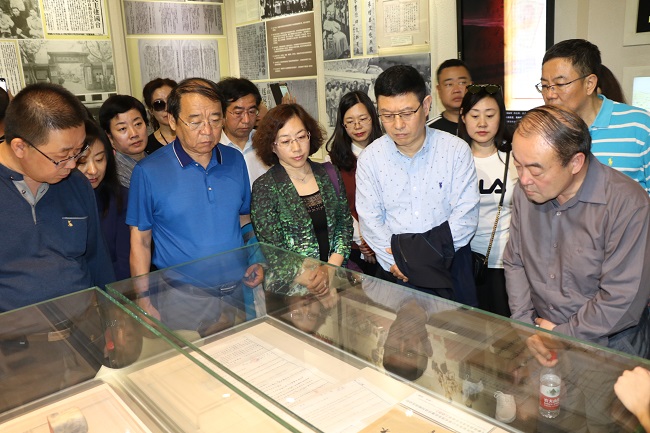 民建石家莊市委組織骨干會員赴重慶參觀民建成立舊址5-1.jpg