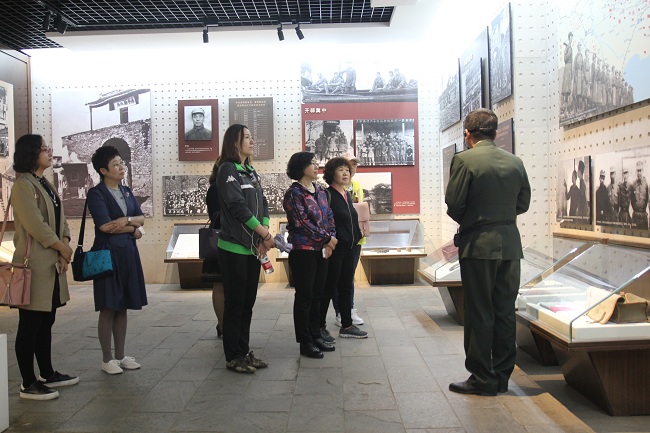 石家莊民建婦委會(huì)參觀城南莊2-1.jpg