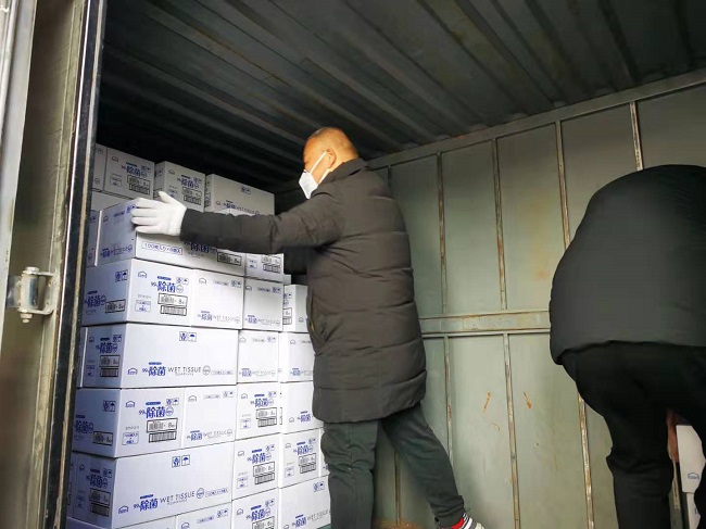 保定民建會員企業(yè)捐贈500箱酒精除菌濕巾-1.jpg