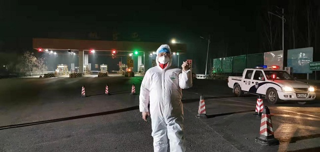 新華一支部張明旺在一線-1.jpg