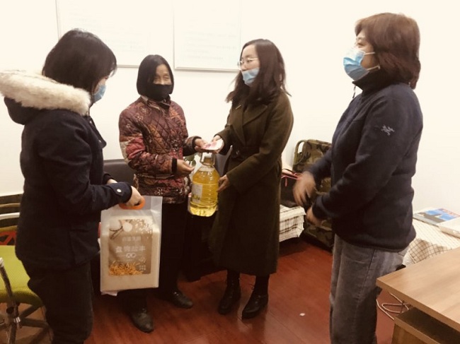 助力疫情防控 心系困難群眾2-1.jpg