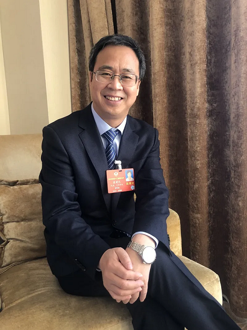 鳳凰網：康君元｜落實司法責任制，確保司法公正高效權威.png
