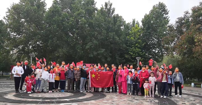 中苑小區一年一度的為祖國慶生活動。攝影 王紅閣-1.jpg