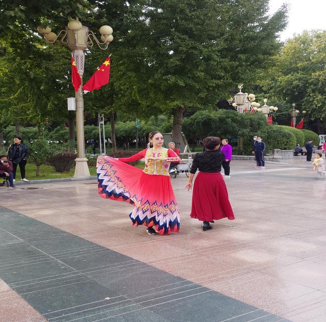 我為祖國跳支舞。攝影 郭冬梅.jpg