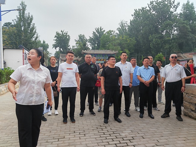 賡續(xù)紅色教育 弘揚(yáng)優(yōu)良傳統(tǒng)——民建保定市委滿城支部開展理想信念教育活動 (3)-1.jpg