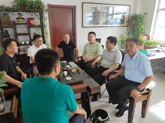 喜迎二十大，永遠跟黨走，奮進新征程——民建滄州市委社會服務部開展企業調研座談會-1.jpg