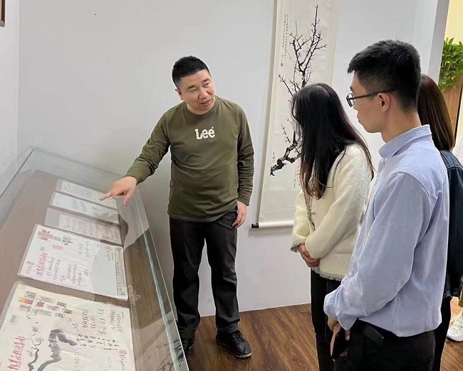 民建省委青年工作委員會駐石委員及青年會員參觀“矢志不渝跟黨走，攜手奮進新時代”主題展覽1-1.jpg