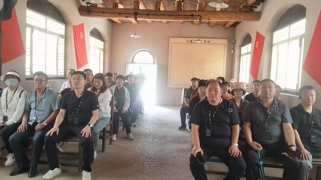 民建邯鄲市委開展紀(jì)念中共中央發(fā)布“五一口號(hào)”75周年暨“凝心鑄魂強(qiáng)根基、團(tuán)結(jié)奮進(jìn)新征程”主題教育研學(xué)1 (3)-1.jpg