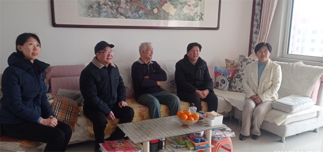 民建唐山市委慰問老領(lǐng)導(dǎo) (3) (2).jpg