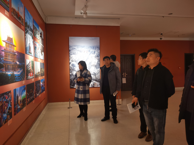 民建裕華一支部“同心向未來 奮進新時代”感悟城市之美攝影參展 - 副本 (2).jpg