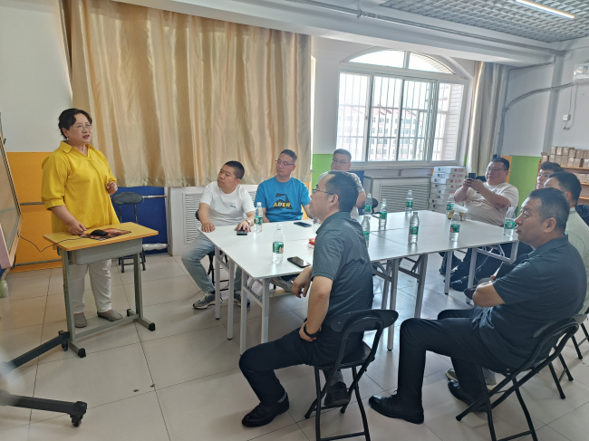 20240514民建保定市委新階層二支部赴會員單位保定市麗聰語訓學校開展慰問活動2 (2).jpg