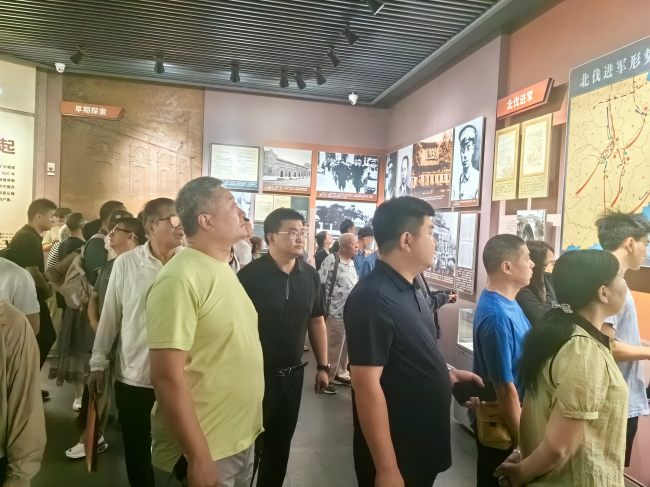 20240522民建保定市委新城支部、新華支部赴南昌八一起義紀(jì)念館開展愛國主義教育活動3 (2).jpg