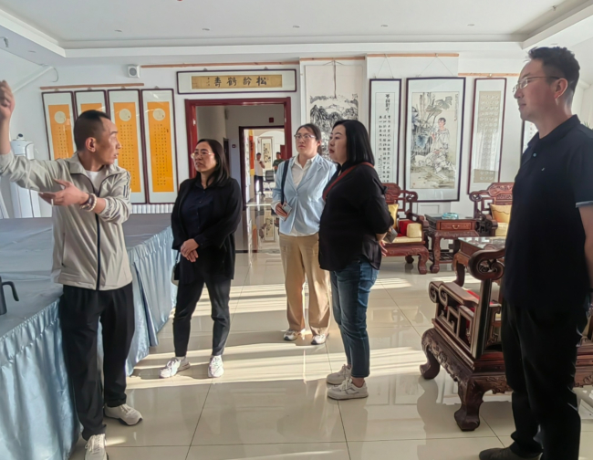 服務(wù)會員企業(yè) 助力創(chuàng)新發(fā)展——民建承德市委開展赴會員企業(yè)和會員之家大調(diào)研大走訪活動 (1)-1 (2).jpg