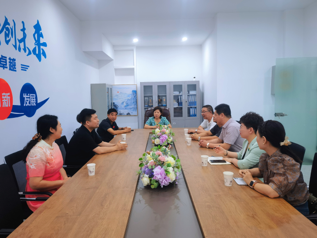 民建石家莊市委裕華區(qū)基層委員會走訪會員企業(yè)1 (2).jpg