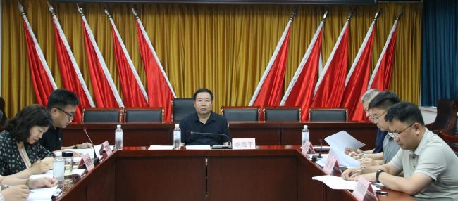 民建邯鄲市委召開理論學習中心組學習會暨紀律學習教育集中學習會 (2).jpg