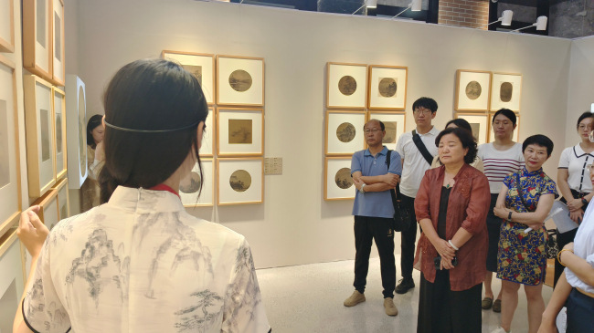 民建秦皇島市委北戴河總支參加北戴河區統戰對象觀展活動 (2).jpg