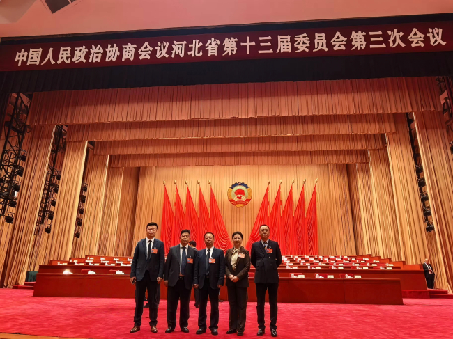 張家口民建會員在省政協會議上積極履職 (3).jpg