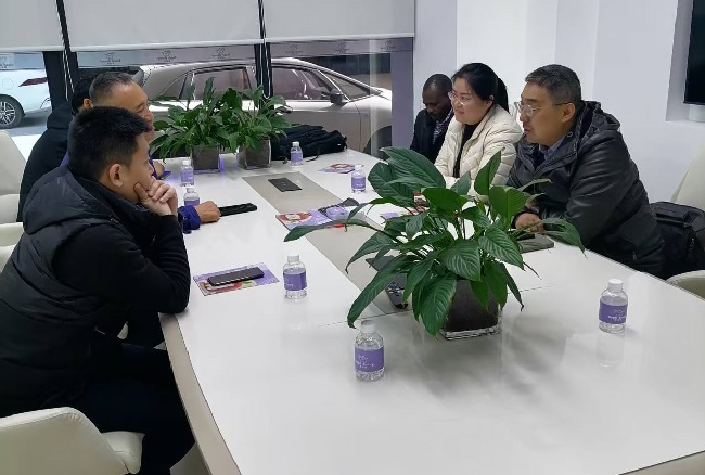 20250227民建保定市委河北農業大學支部赴白溝新城就毛絨玩具AI賦能產業高質量發展調研活動2-1.jpg