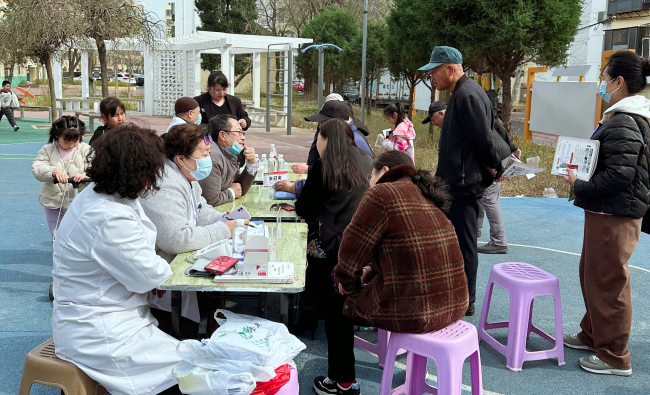 民建秦皇島市委老年婦女委員會開展中醫義診活動 (2).jpg