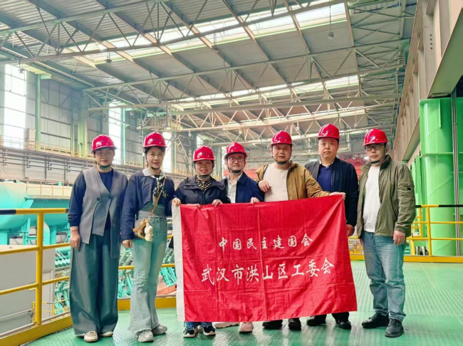 民建武漢市委洪山區(qū)工委到開平區(qū)工委會(huì)員企業(yè)開展聯(lián)合調(diào)研活動(dòng) (2).jpg