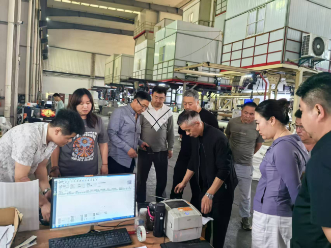 20250506民建保定市委新城支部“洞見行動”——赴蘇州雨燕新材料科技有限公司考察調研2.jpg
