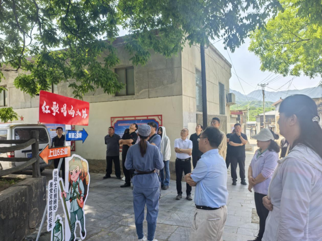20250522民建保定市委科創園支部、東風支部共赴淶水縣九龍鎮山南紅色教育基地開展學習教育活動2 (2).jpg