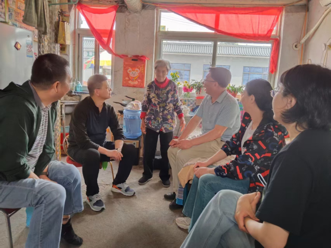 山海關佳節不忘困難群眾，傳遞真情溫暖人心(2) (2).jpg