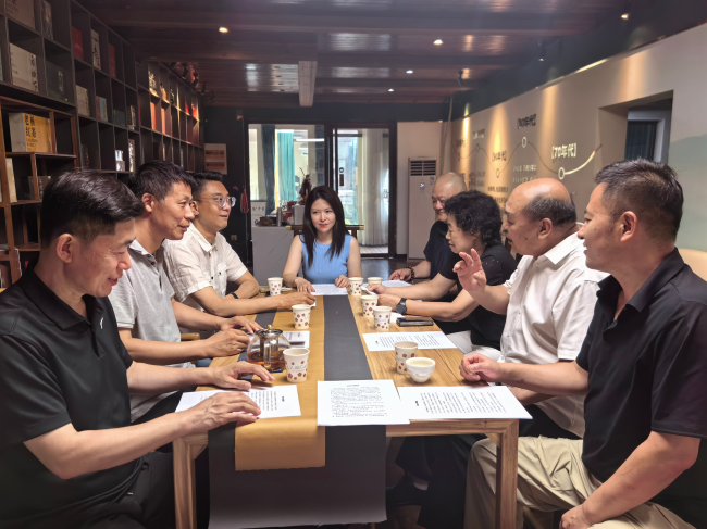 20250623民建保定市委東風支部赴會員企業保定市五花馬商貿有限公司開展調研2 (2).jpg