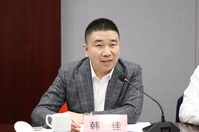 高端訪談丨韓佳的民建會史研藏之路002 (2).jpg