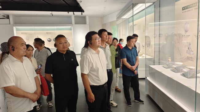 20250707觸摸文明脈絡(luò) 強化文化認同——民建保定市委東風支部、文化宣傳委員會參觀邢窯展.jpg