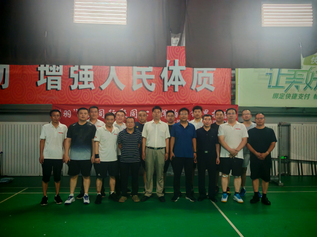 民建衡水市委舉辦 “‘羽’你同行聚同心，揮拍爭鋒顯擔當” 羽毛球友誼賽1 (2).jpg
