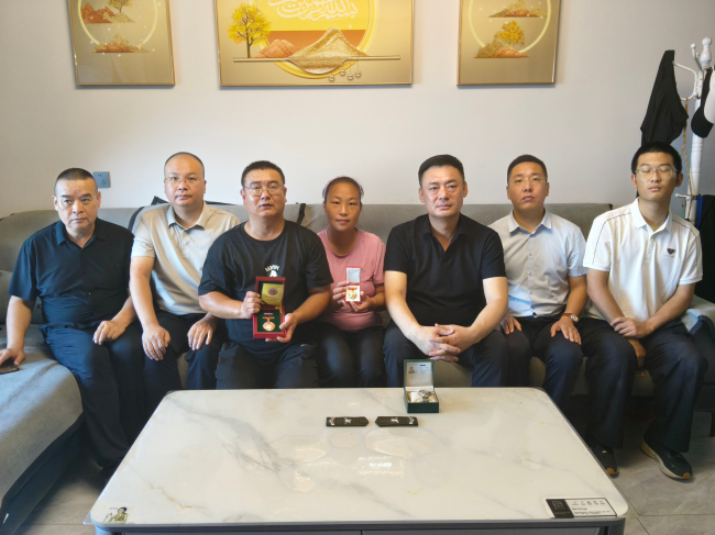 20250731民建保定市委新階層二支部聯合中小企業營銷協會開展慰問老兵活動2 (2).jpg