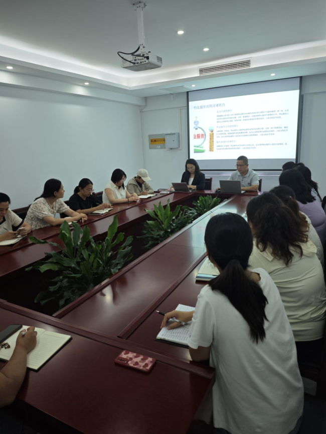 民建會員梁靜然送法進封龍社區，助力基層治理 (2).jpg